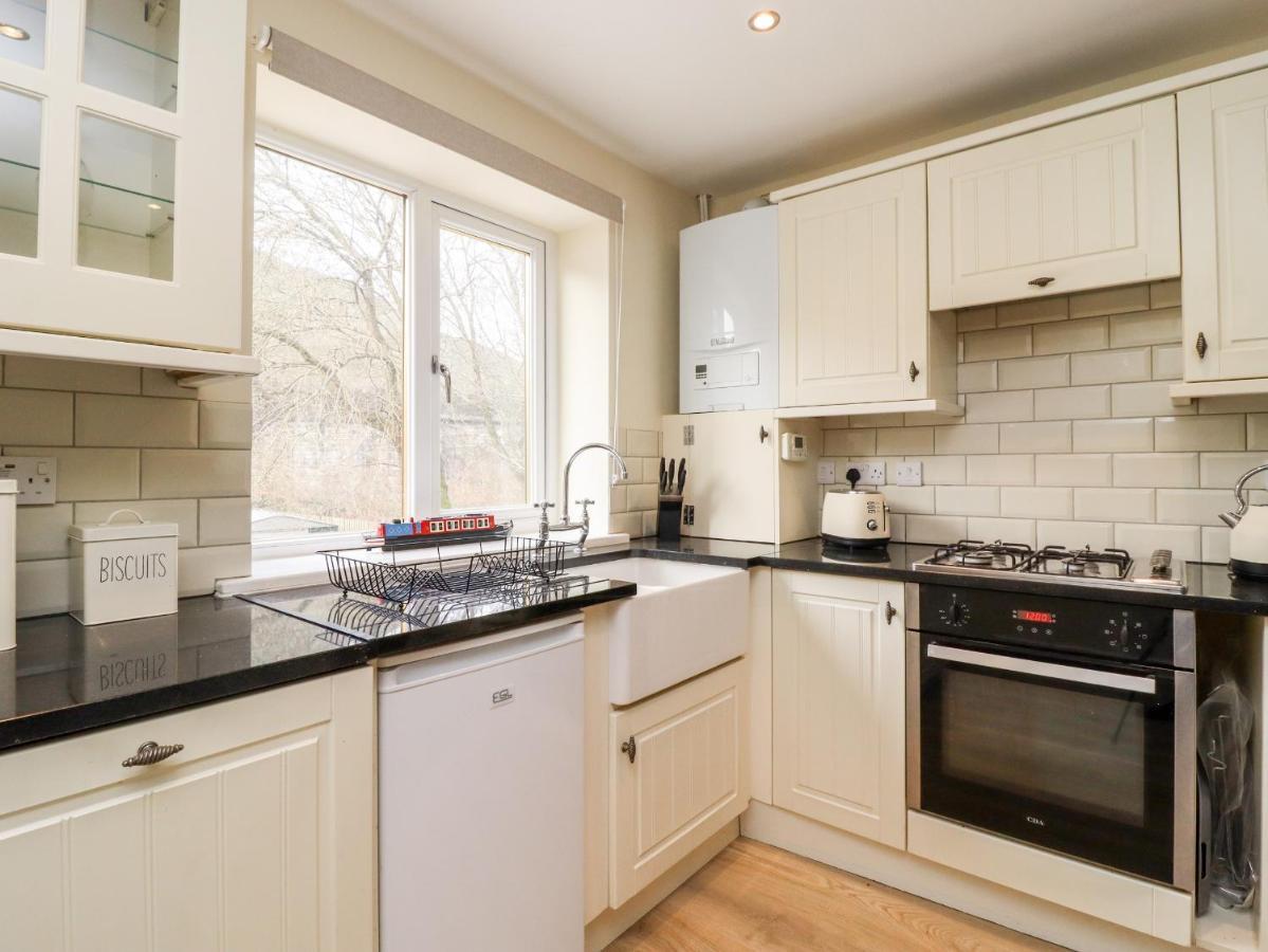 Canal View Apartment *